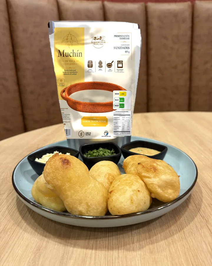 Muchín de yuca Boccos: empaque y producto preparado